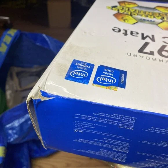 MSI Z97 PC Mate Motherboard w/ I/O Shield, Driver CD, Manual  Unused Box Damage - Picture 8 of 11